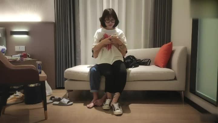 学院派纹身女,遭鸡头电催无能怒吼哈哈 预览截图 2