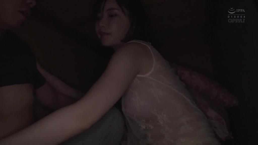 突然豪雨故障的电梯里被湿透巨乳妹子搞痴女的我 深田咏美 PPPD-853 预览截图 5