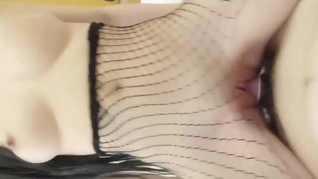 【白虎一线天】超萌爆乳萝莉,网袜全裸自慰骑乘 预览截图 8