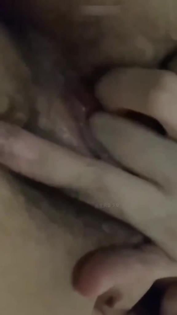 【网红黑料】花椒主播极品女神果果现役顶流大尺度露脸自慰 预览截图 10