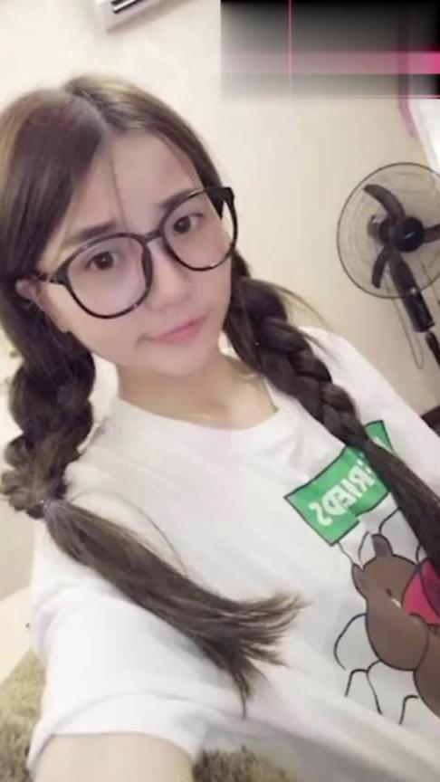 【情侣泄密】女神反差婊学生妹众多良家啪啪颜射合集 预览截图 1