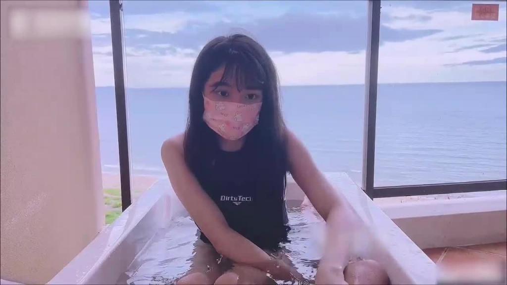 【网红自拍】不见星空复出!死库妹妹海边激情,粉嫩白虎多姿势爆操。 预览截图 1