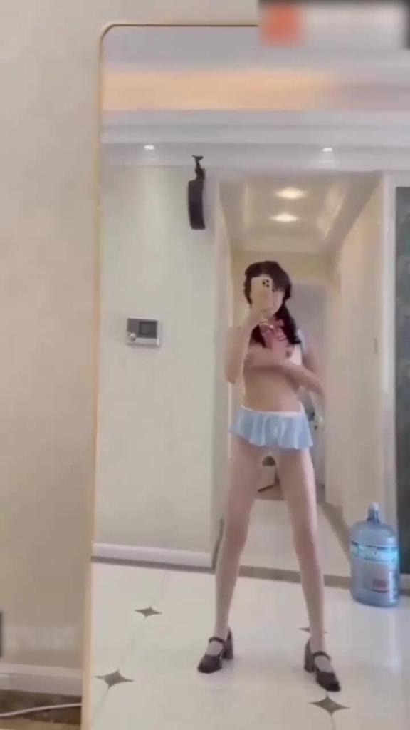 ★富人圈·纸醉金迷★普通人遥不可及·有钱人终成眷属·虚荣女神胯下奴大合集 预览截图 10