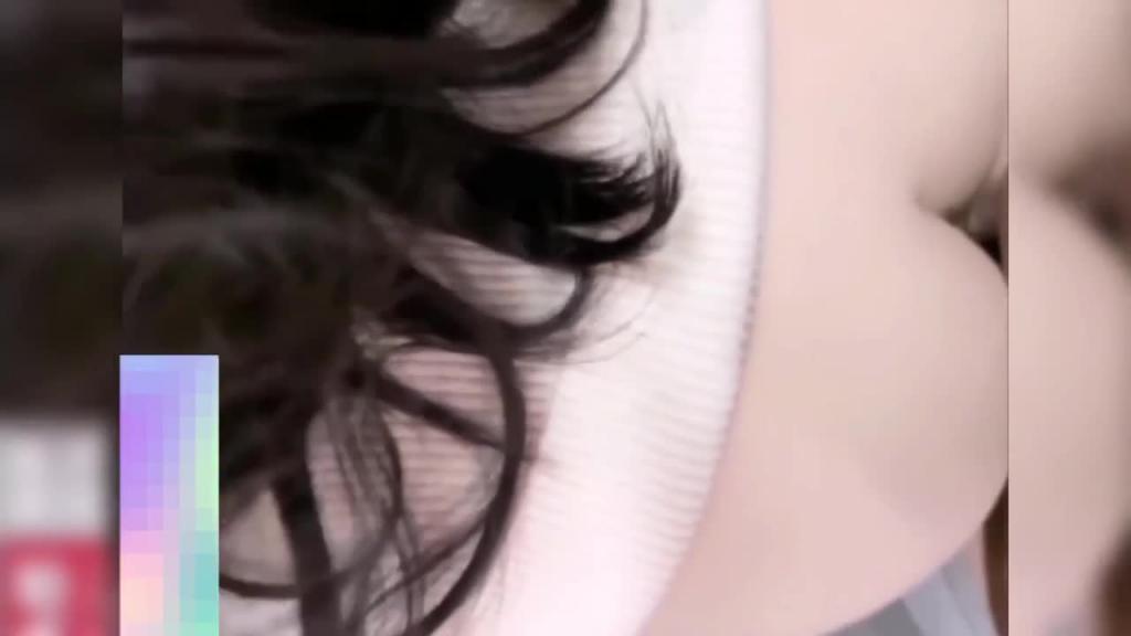【乱伦尤物姐姐】外面全是亲戚,把姐姐按在厕所干屁眼,疼哭了 预览截图 6