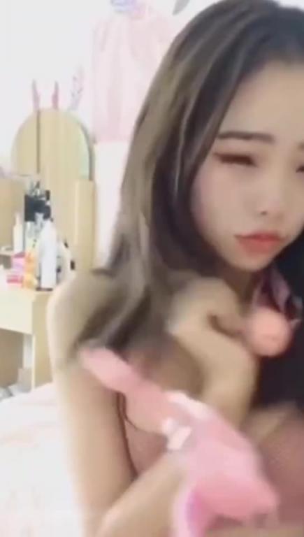 美女下海黄播流出SM深喉口爆大屌 预览截图 7