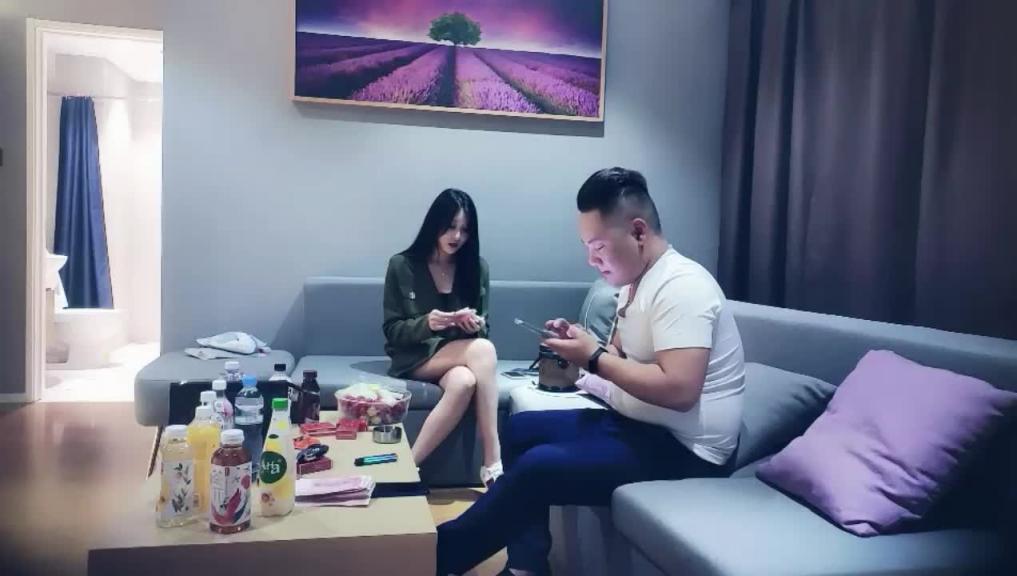 【探花寻欢】3000约美腿大奶名媛，连体情趣内衣各种爆操 预览截图 1