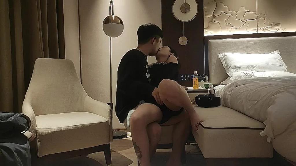 43KG苗条身材，仙丹加持激情爆操 预览截图 1