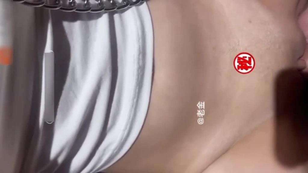 『广州兄妹乱伦门』哥哥淫虫上脑乱伦强奸蜗居主播亲妹妹,说看到妹妹自慰视频把持不住 预览截图 8