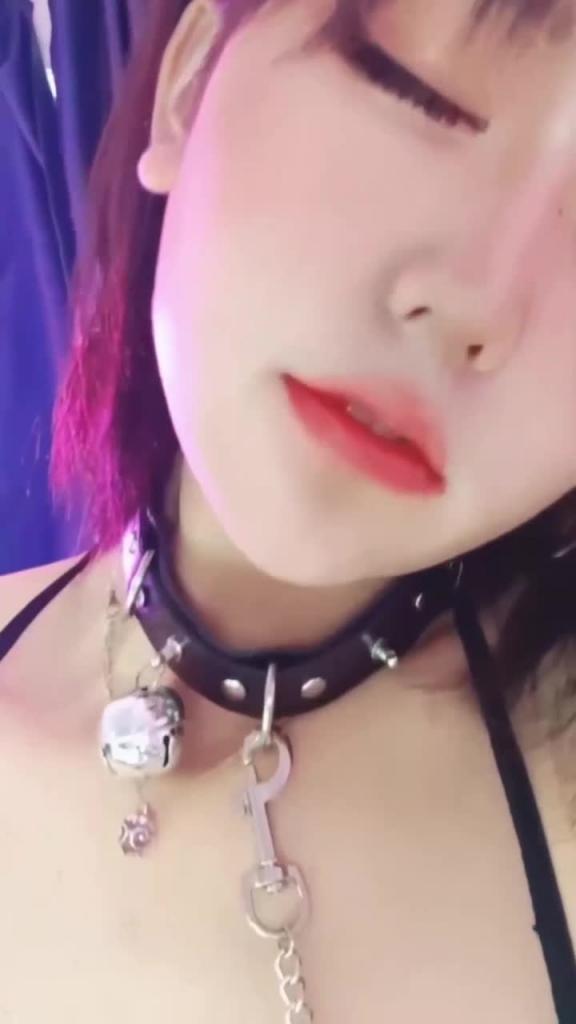 CC主播·胡椒粉全裸自慰流出,贫乳美臂大长腿,一脸骚样高潮脸 预览截图 2