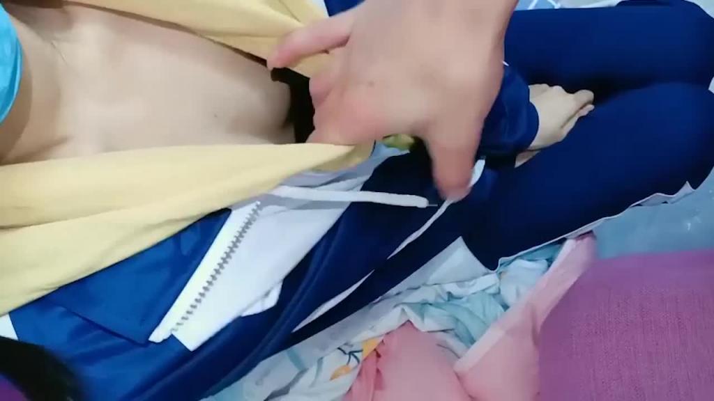 【校园接清甜学生妹破处】为了请同学吃饭卖掉初夜 预览截图 1