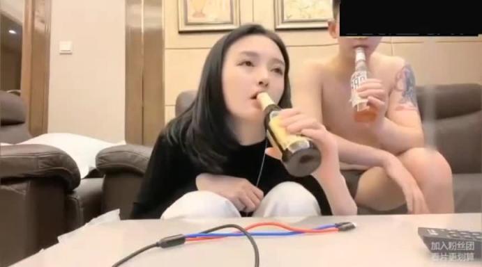 PUA白嫖气质空姐白嫖达人约炮性格洒脱的空姐炮友 预览截图 1