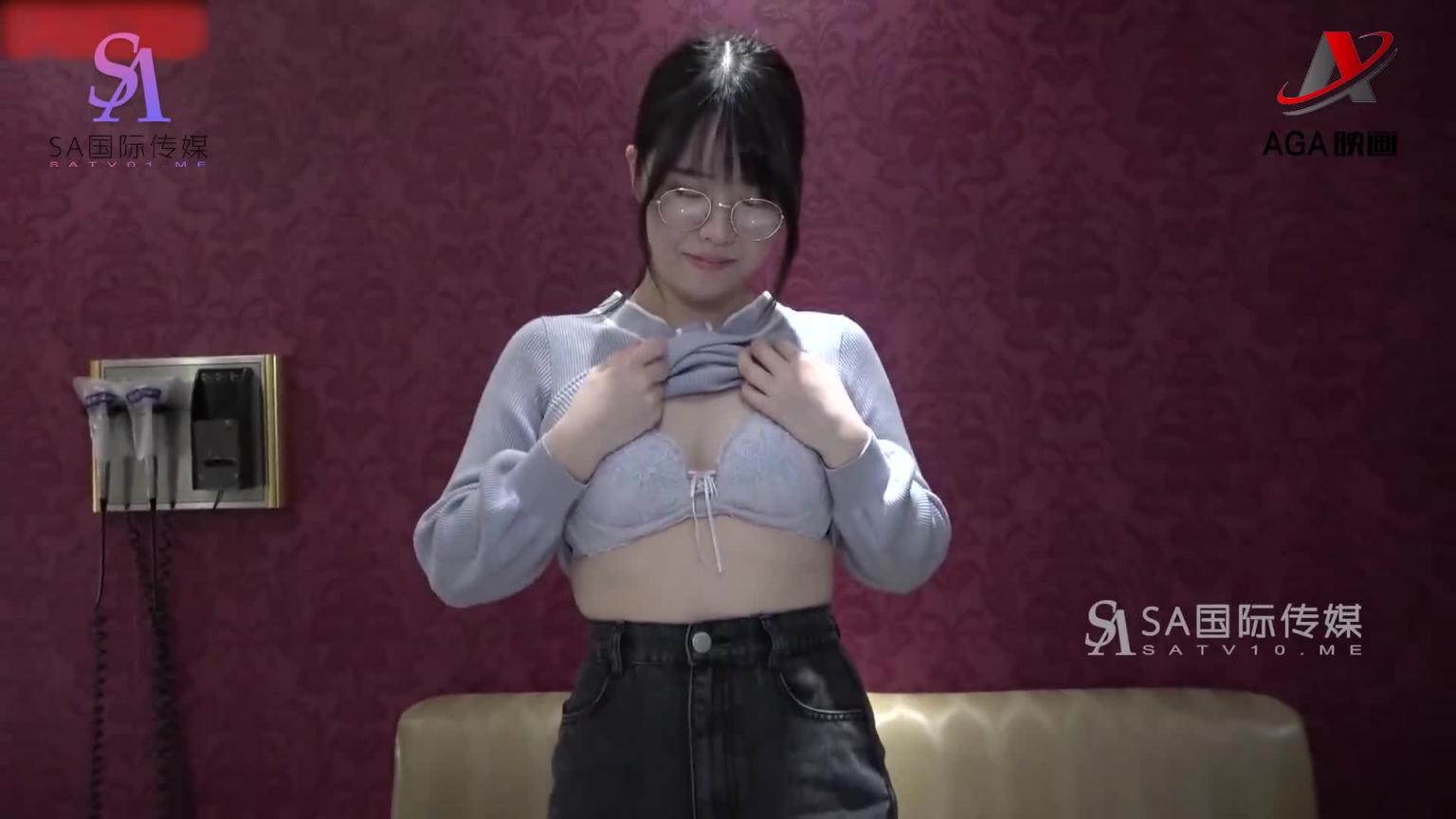 AGAW964：戴着眼镜的严肃白领也会在性爱时卖力服务 预览截图 3