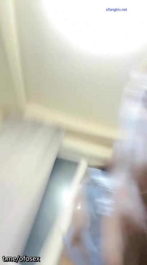 颜值性感巨乳反差御姐一对一女警制服诱惑,假鸡巴插逼自慰 预览截图 1