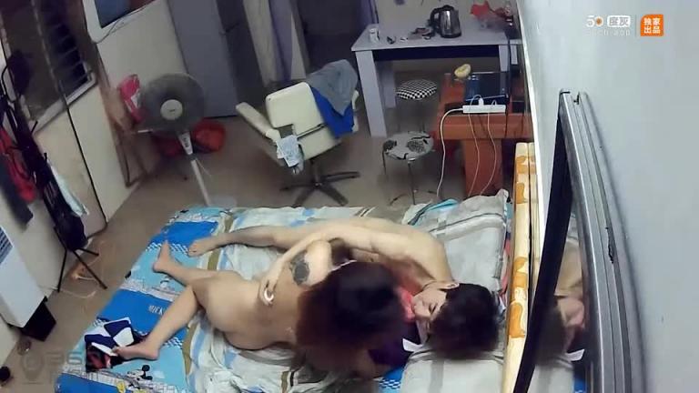 (姐弟乱伦)真实居家摄像头偷窥,非常难很,精彩对白,值得看一看 预览截图 10