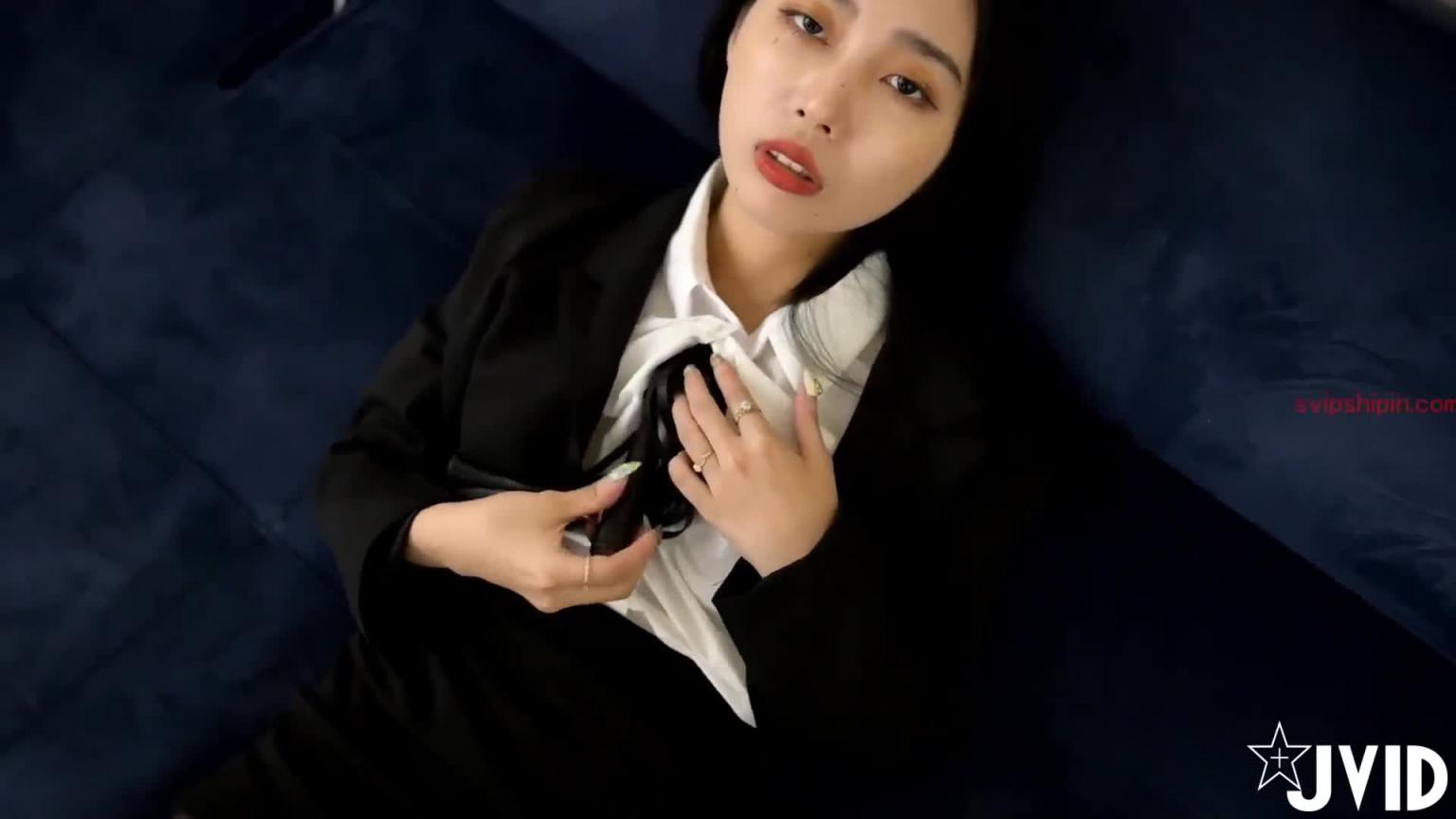 顶级大尺绝美OL教师下课后制服诱惑全解锁,全裸禁欲情爱释放,漂亮美乳,高清私拍 预览截图 1