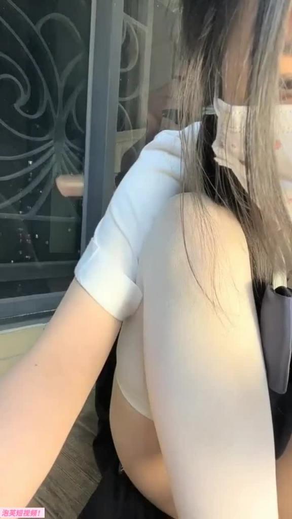 新晋萝莉人气主播;首秀大胆掰开骚穴互动! 预览截图 11