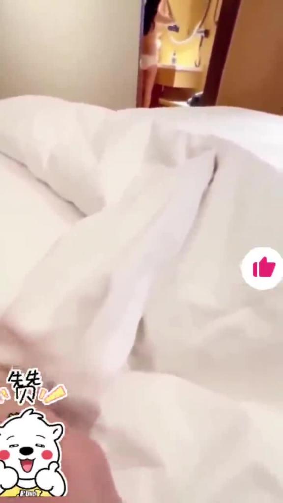 姐弟乱伦漂亮姐姐熟练的性爱技巧 预览截图 8