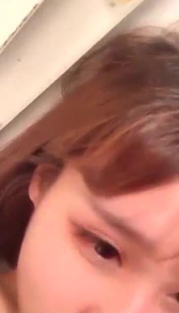 高颜值长相清纯萌妹子KIKI第二部 自慰高潮喷水逼逼无毛很是诱惑 预览截图 8