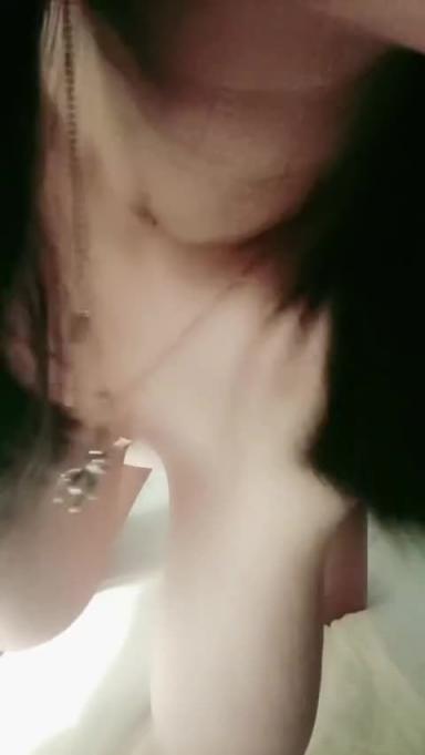 吊钟奶少妇 预览截图 2