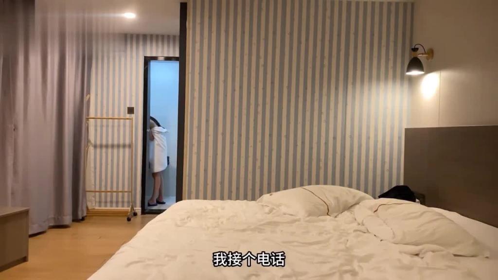 某社区实习男优探花推车哥酒店约炮,JK制服零零后萝莉美眉长腿嫩穴任君玩弄 预览截图 12