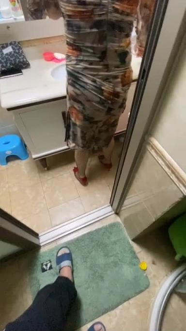 趁老婆不在家大姨子主动勾引我操她骚穴 预览截图 1