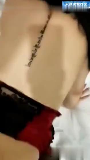 已婚女教师高潮喷尿,尿小伙一身。 预览截图 11