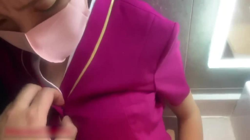 漂亮女儿找金主爸爸玩制服诱惑 预览截图 12