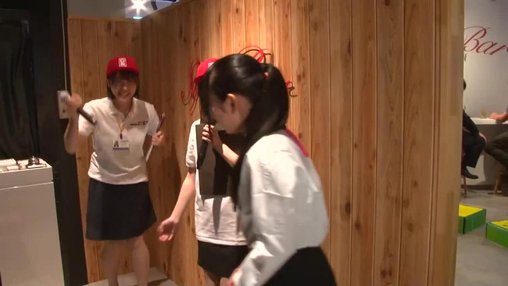 【无码流出版】SOD女子社员SP版 SOD酒场集团献礼!! 招待熟客的大感谢祭! SDJS-033 预览截图 4