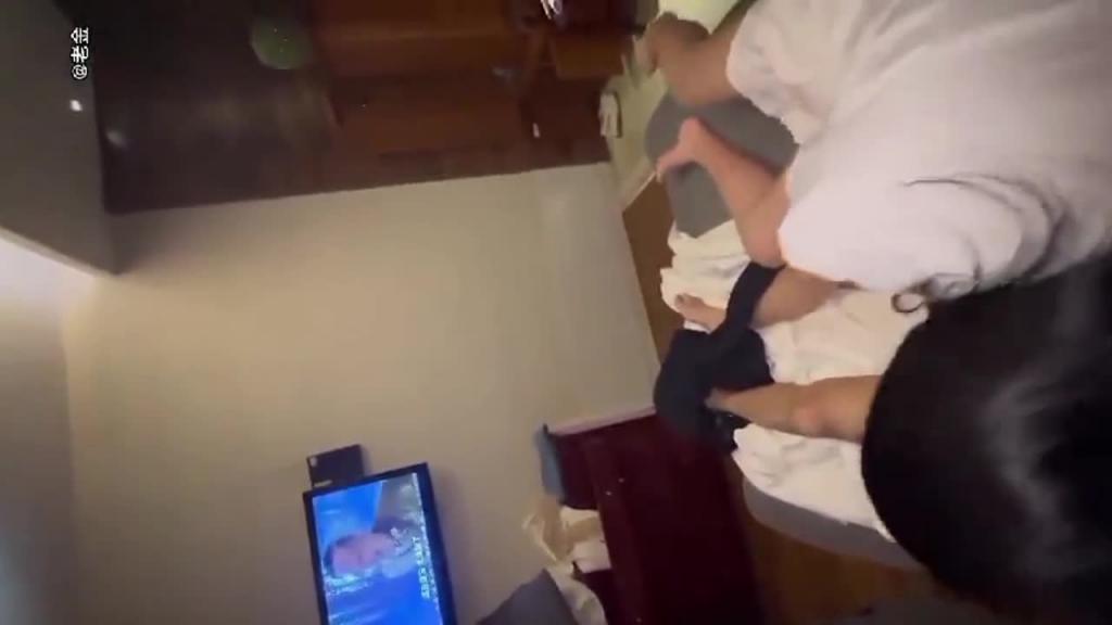 【姐弟乱伦】同父异母姐姐刚出月子回娘家和弟弟乱伦 预览截图 10