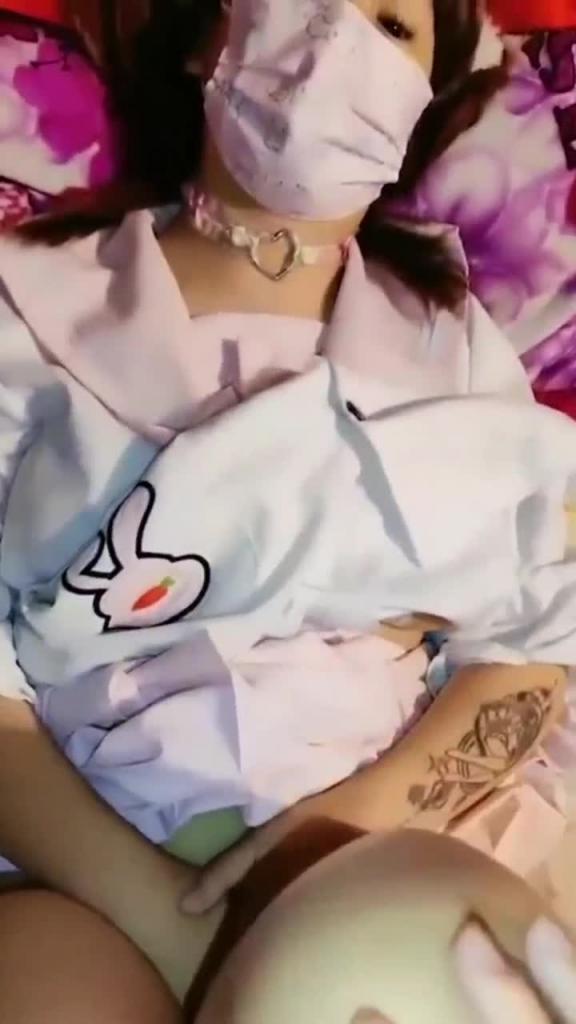 双尾洛丽塔童颜巨乳罗莉惨遭哥哥套内射 预览截图 3