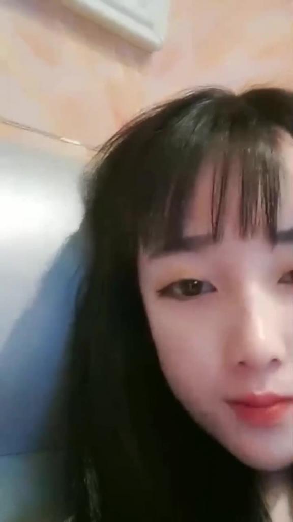 【童颜巨乳】两个萝莉妹子KTV唱歌厕所露奶口交 预览截图 6