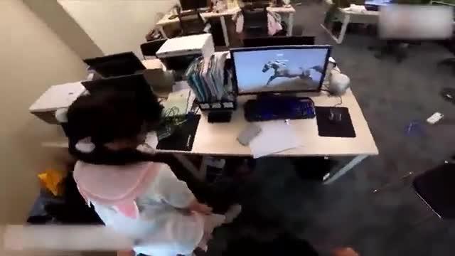 办公室做爱极品美少女洛丽塔 预览截图 3