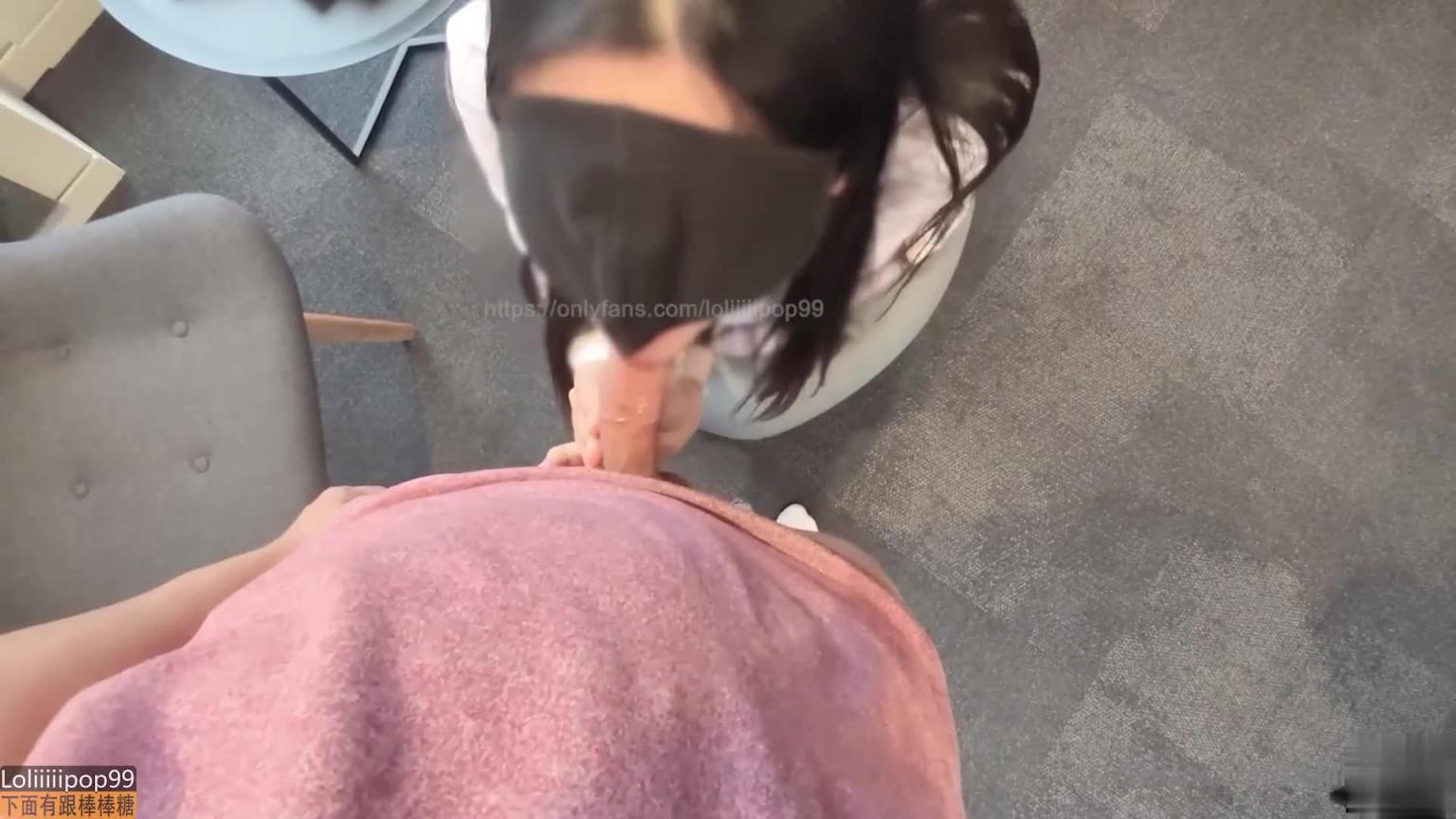 孤独小萝莉制服黑丝被内射到高潮 预览截图 1