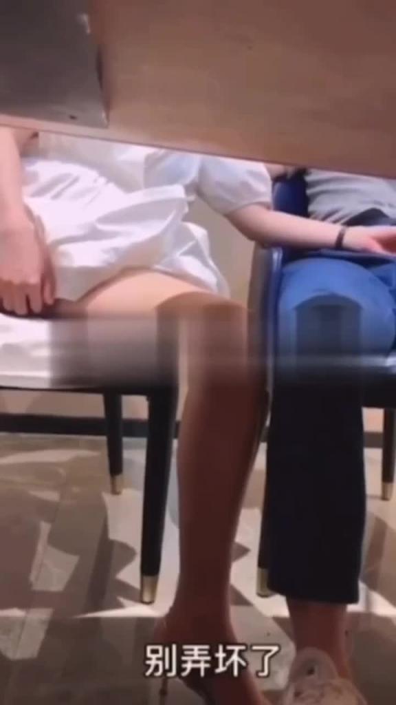 真实家庭乱伦勾引亲弟弟骚话对白要生孩子 预览截图 2