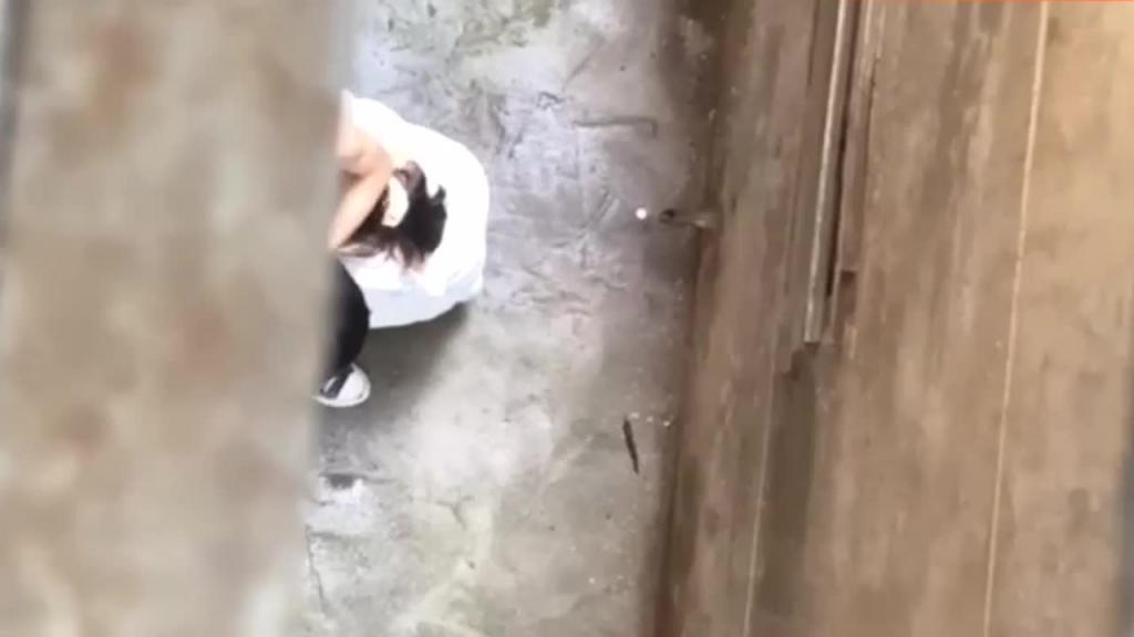 【稀有吃瓜事件】郑州师范操场口爆门 预览截图 10