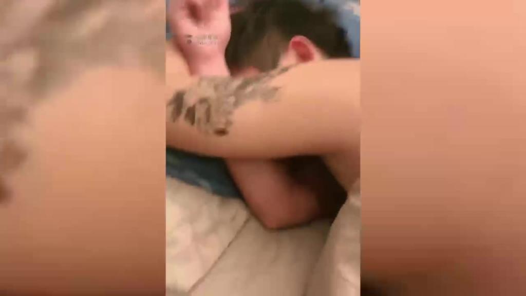 女女互舔,湿润全场 预览截图 9