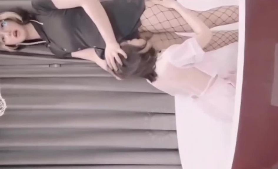精品人妖】找个小萝莉,在浴缸里操她! 预览截图 4