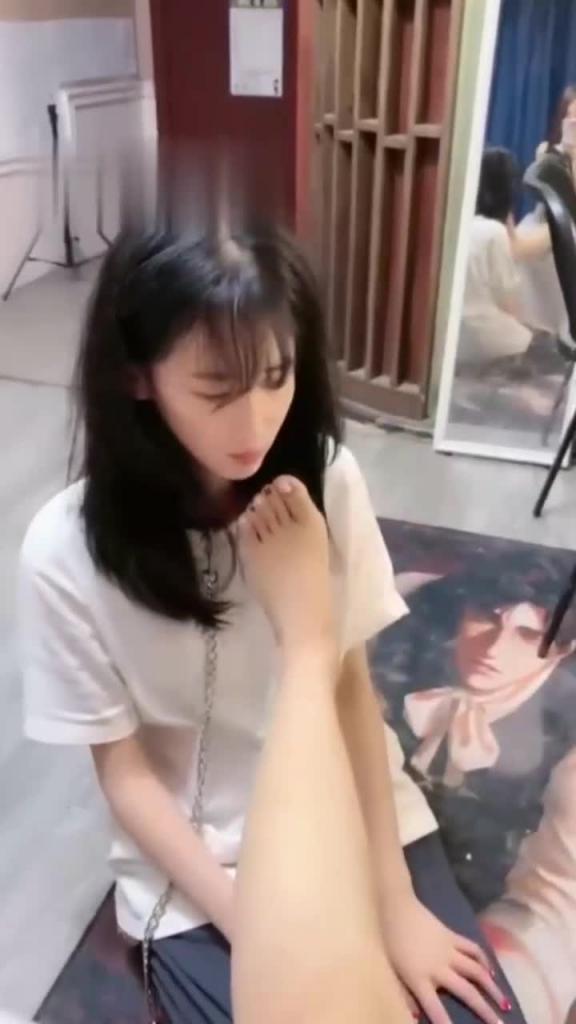 福利:【清纯学生妹SM调教】清纯学生妹家里负债,被迫第一次接受调教,哭的梨花带雨 预览截图 10