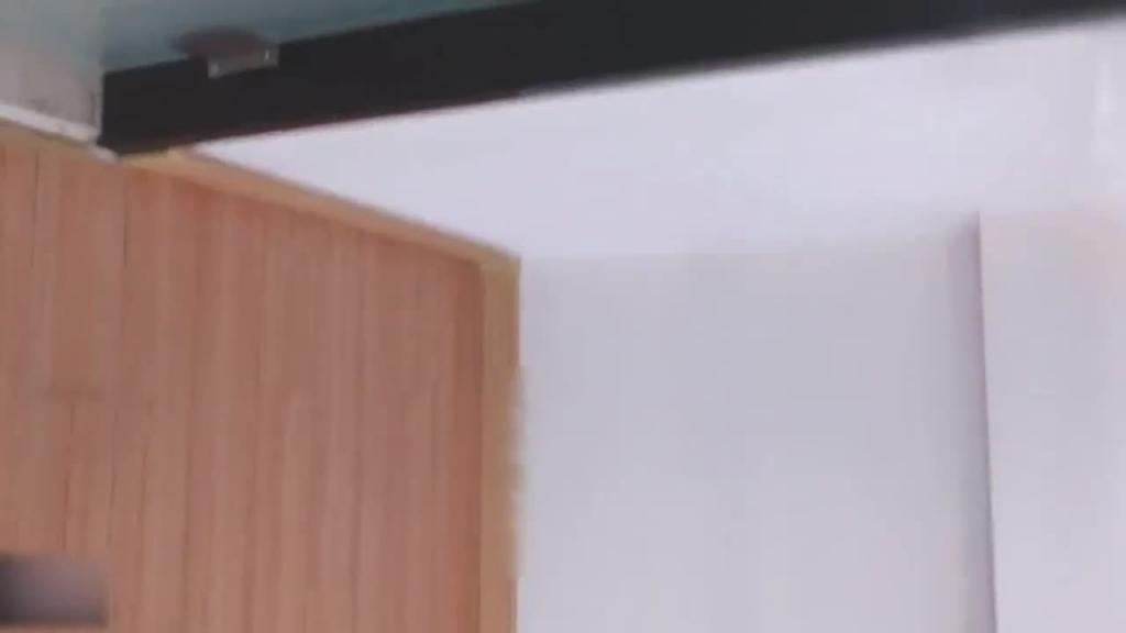 36E巨乳妈妈闺蜜瑜伽结束 强上妈妈的闺蜜 预览截图 11