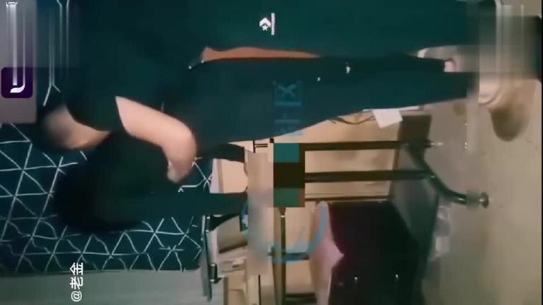 趁后妈喝醉了叫不醒，我把后妈操了，东北小哥乱伦继母又操了继母妹妹 预览截图 6