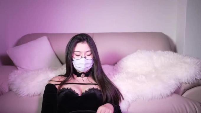 台北娜娜直播福利黑丝铆钉豹纹 预览截图 12