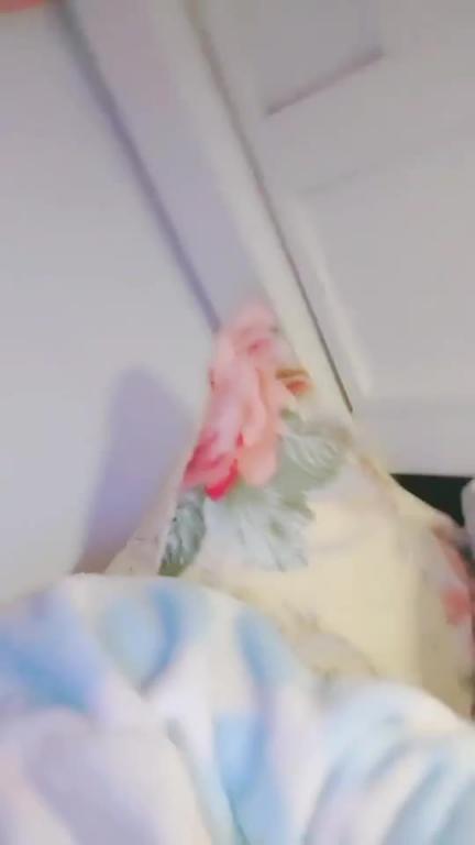 一线天馒头美穴,无毛白虎堪称名器,特写掰开非常粉嫩 预览截图 12