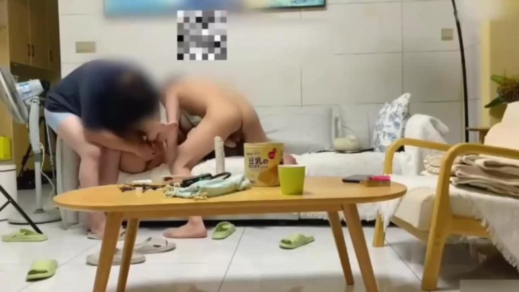 【真实绿帽淫妻换妻4P事件】高颜值换妻巨作,白领黑丝女神被干得嗷嗷叫,完美露脸 预览截图 2