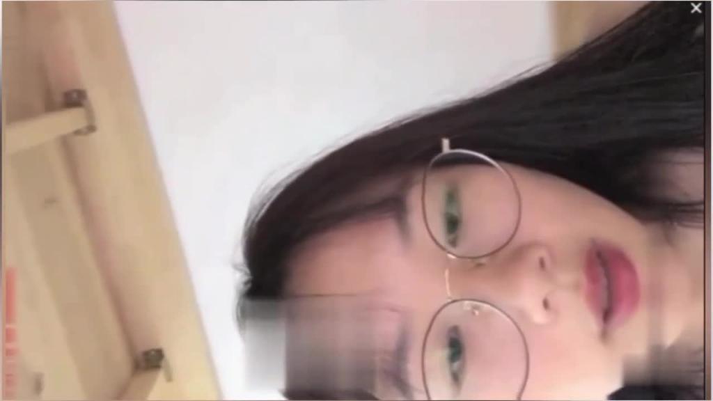 【温州大一学生】邻家反差婊凌晨同学不在宿舍大秀 预览截图 9