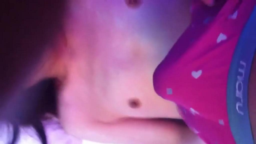 高校年轻漂亮美女恋上男老师大叔开房造爱妹子阴毛真性感肛交 预览截图 2