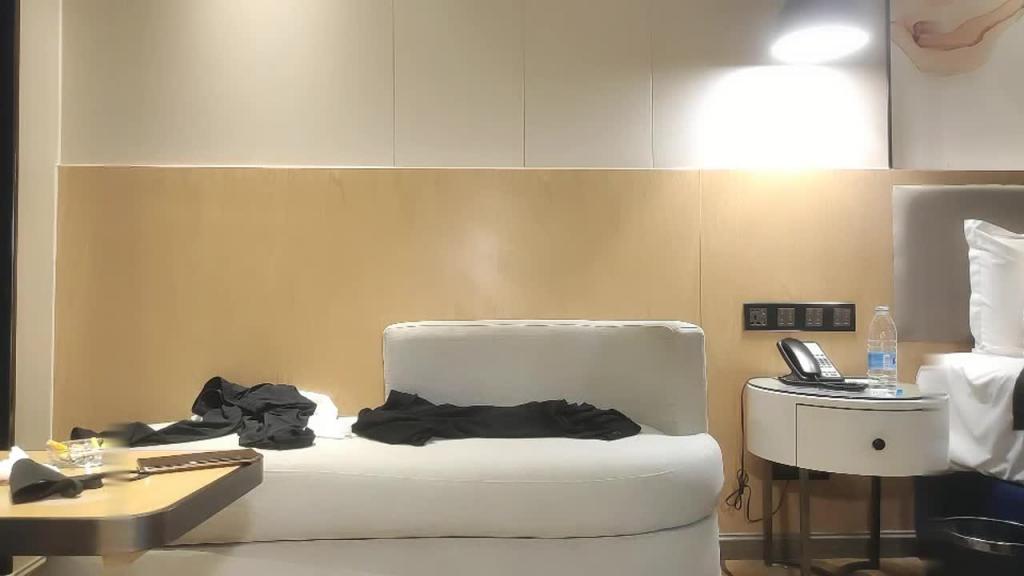 【探花寻欢】甜美脸蛋高挑身材干一半突然来人了 预览截图 12