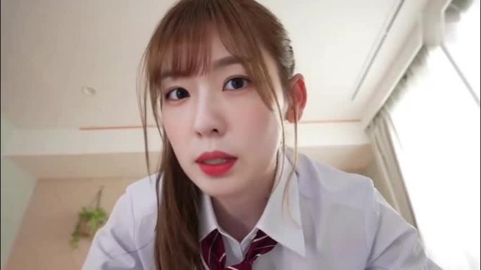 韩国明星少女【裴珠泫】丝袜制服 预览截图 1