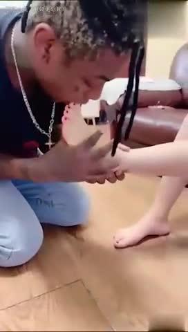 【媚黑母狗调教黑人】陪读生调教变态老黑 预览截图 3