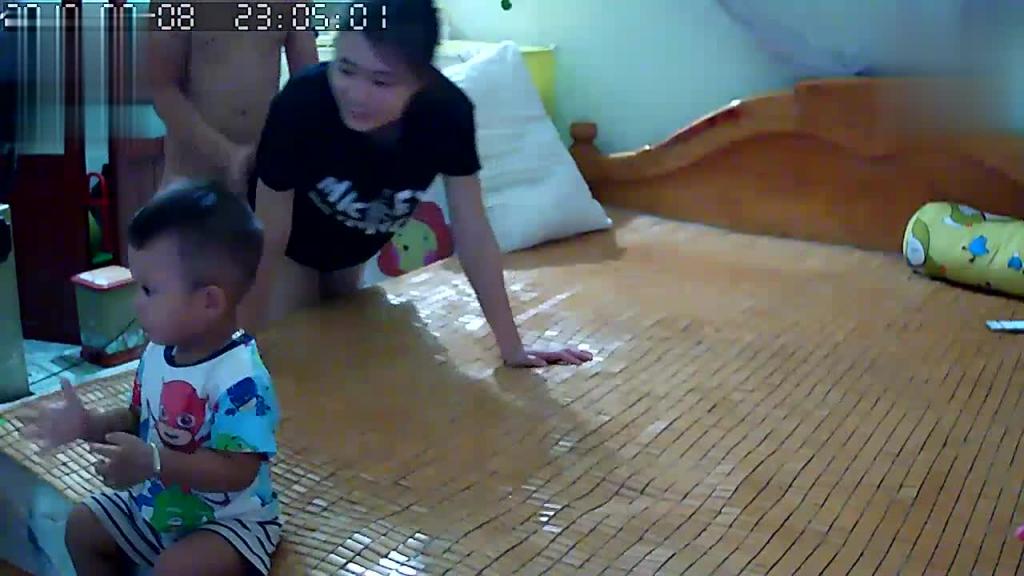 居家牛B视角孩子别闹妈妈给你做个小妹 预览截图 1