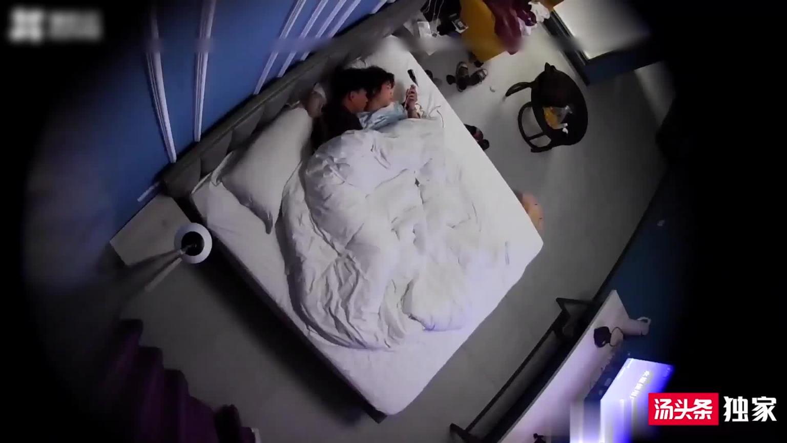 【真实偷拍】上海高三情侣,骗妈妈在闺蜜家睡觉,实际在酒店和男友打炮! 预览截图 2
